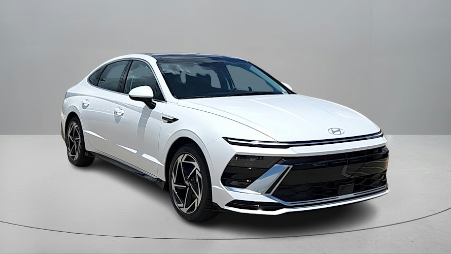 2026 Hyundai Kona SEL photo 3